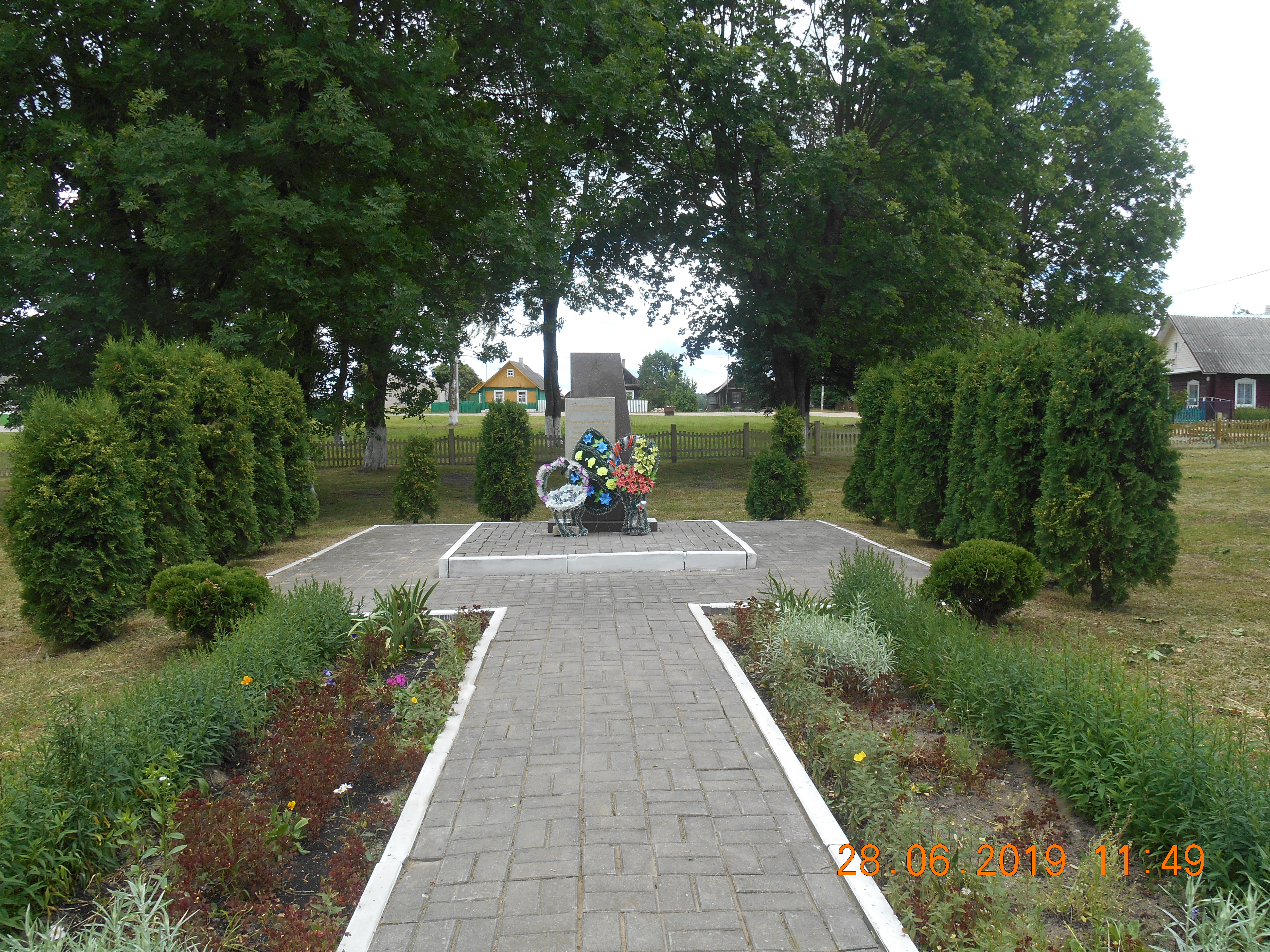 Памятник Воинам-землякам, расположенная в аг. Мурованая Ошмянка, Ошмянский район, Гродненская область