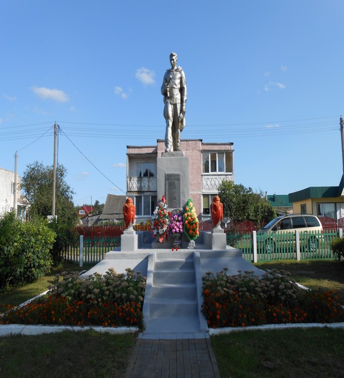 Памятник Погибшим землякам, расположенная в аг. Кольчуны, Ошмянский район, Гродненская область