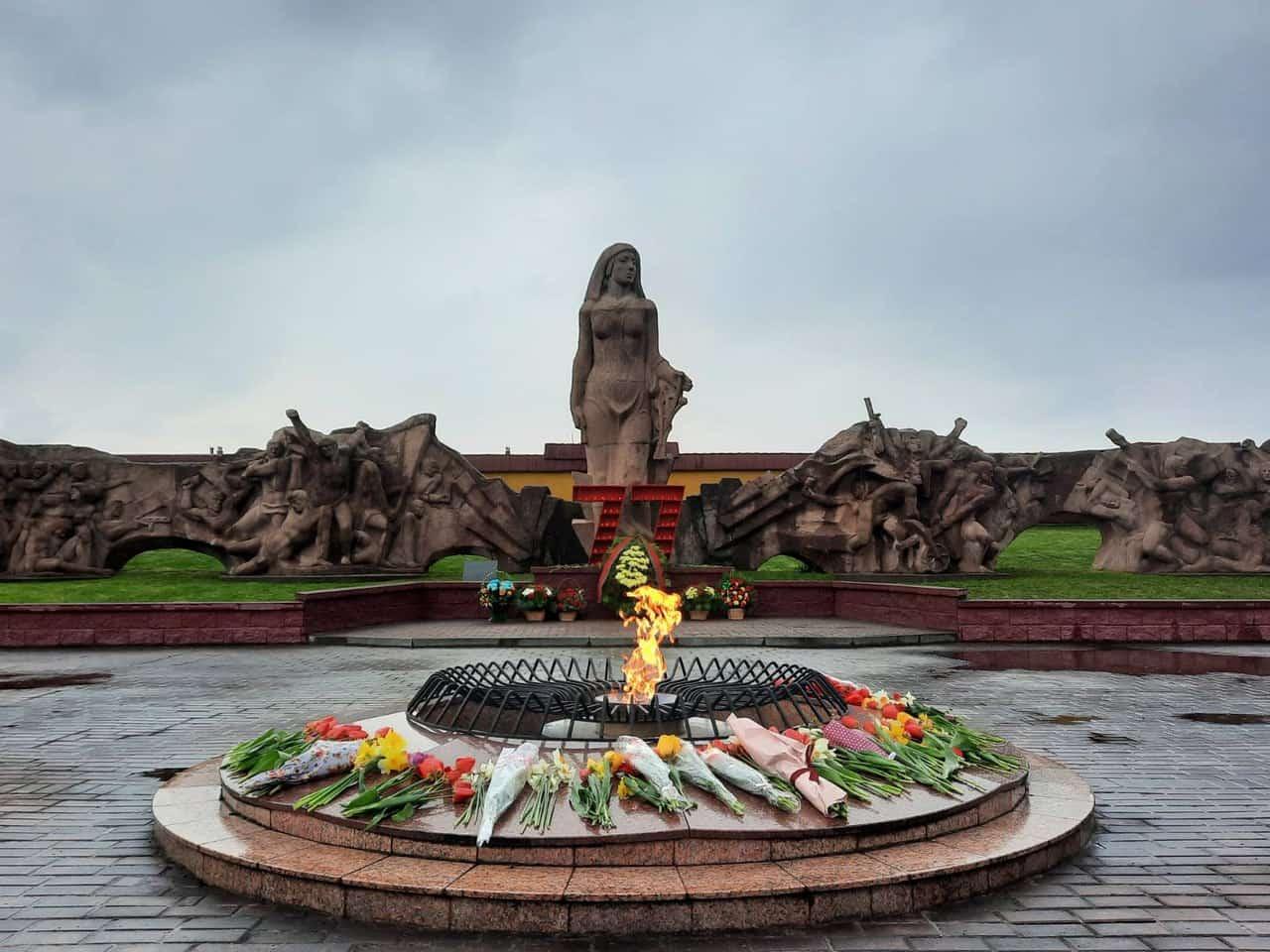 Мемориальный комплекс «Скорбящая мать», расположенная в аг. Вертелишки, Гродненский район, Гродненская область
